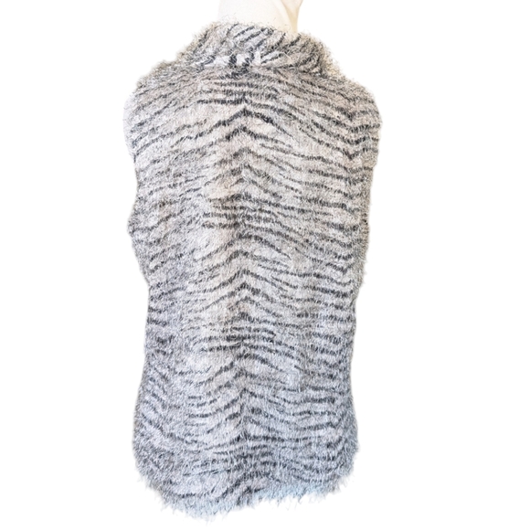 Vintage Y2K Fuzzy Tank Top Medium Zebra Sleeveless Turtleneck Furry Striped Cowl - Picture 3 of 4